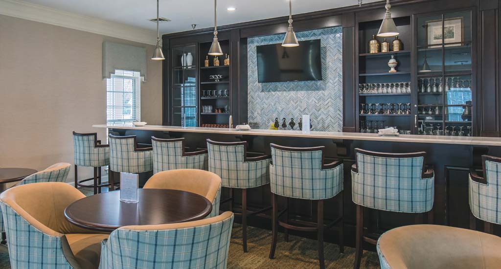 Summit Hills Spartanburg SC | Clubhouse Bar 02